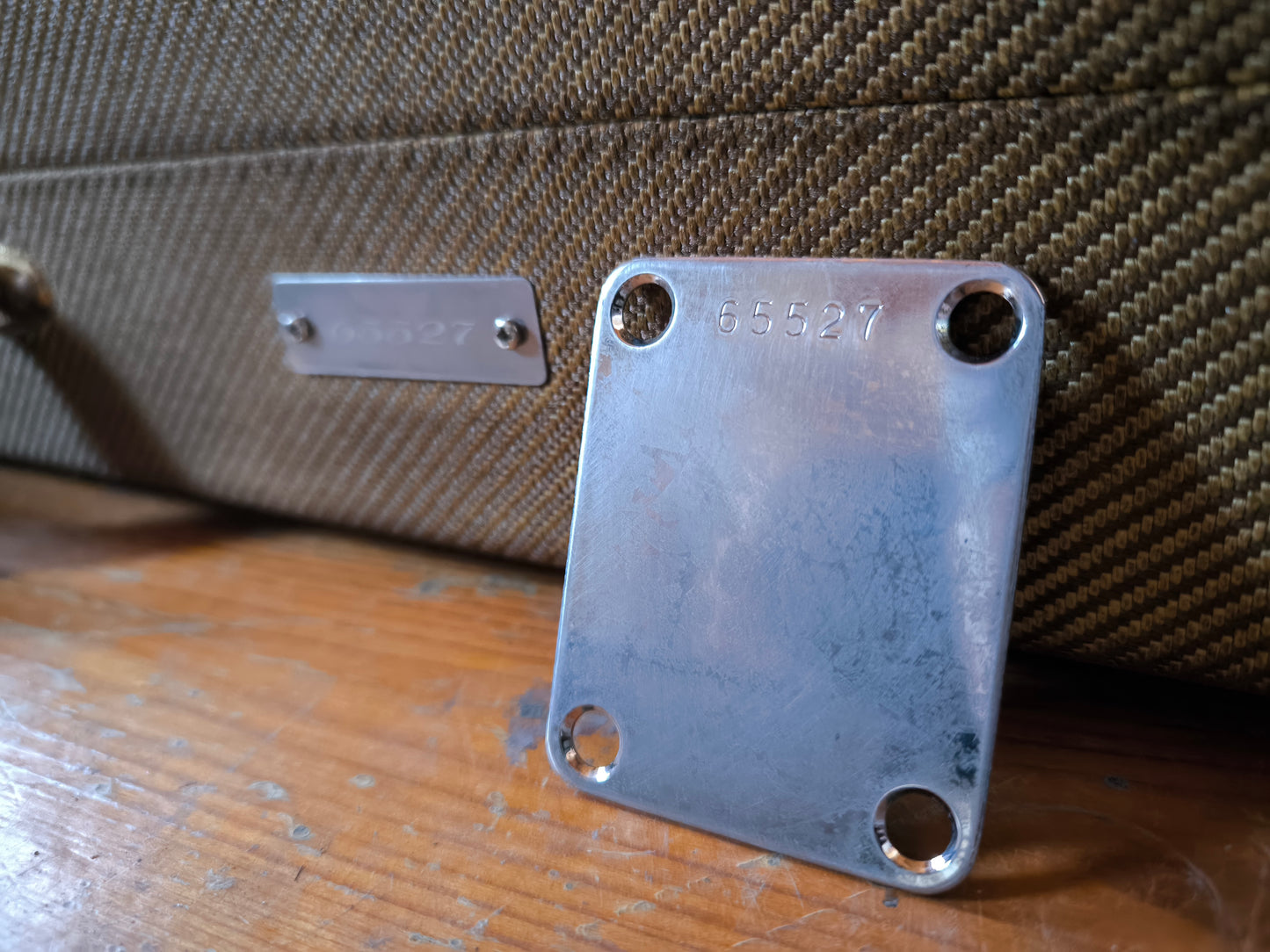 Hard case Tweed. Laquered. AGED. Serialized. Set Case+Neck plate. Relic Guitar Hard Case. Vintage Guitar Tweed Case.