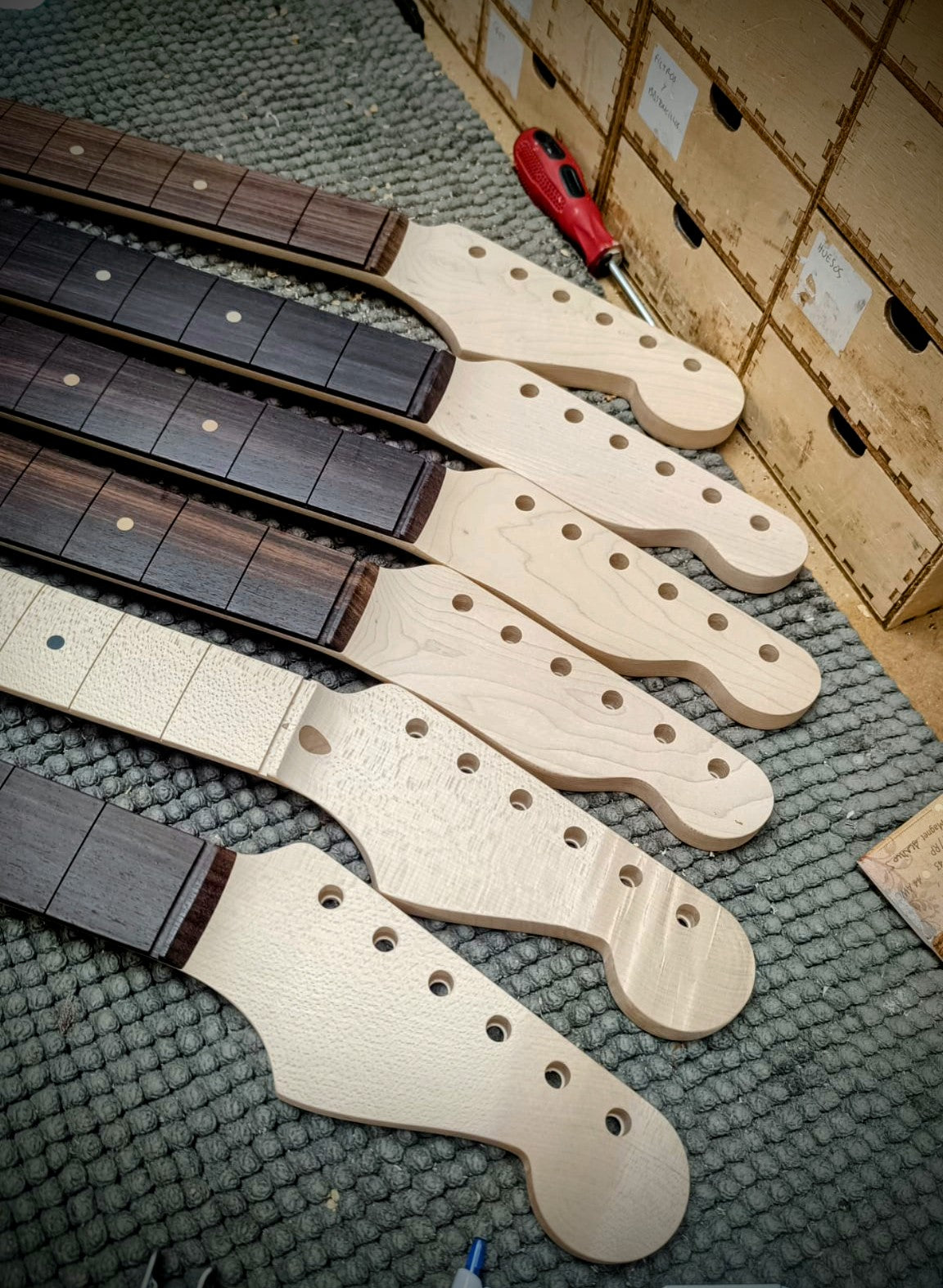 Stratocaster neck. BÉZIER. 7´25. Maple 1 piece. FINISHED. Pre-order.