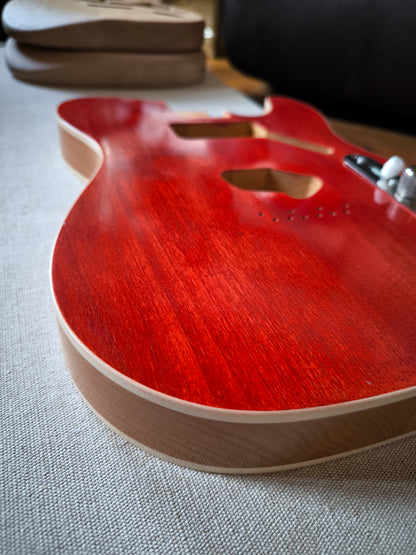 Cuerpo estilo Telecaster HS. Aliso 2 piezas. Cherry.2kg