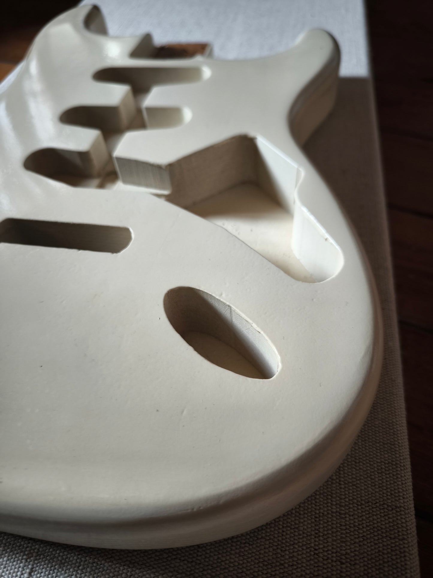 Cuerpo Stratocaster® Body. Aged White. Aliso 2 piezas. Nitro Finish.