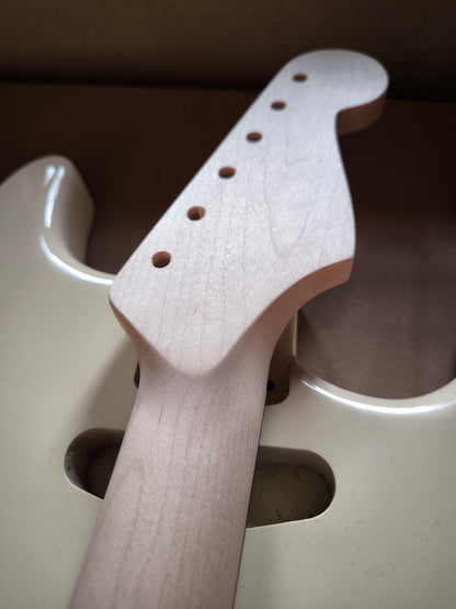 Mástil Stratocaster®. BEZIER. Rosewood fretboard. FINISHED. A petición.