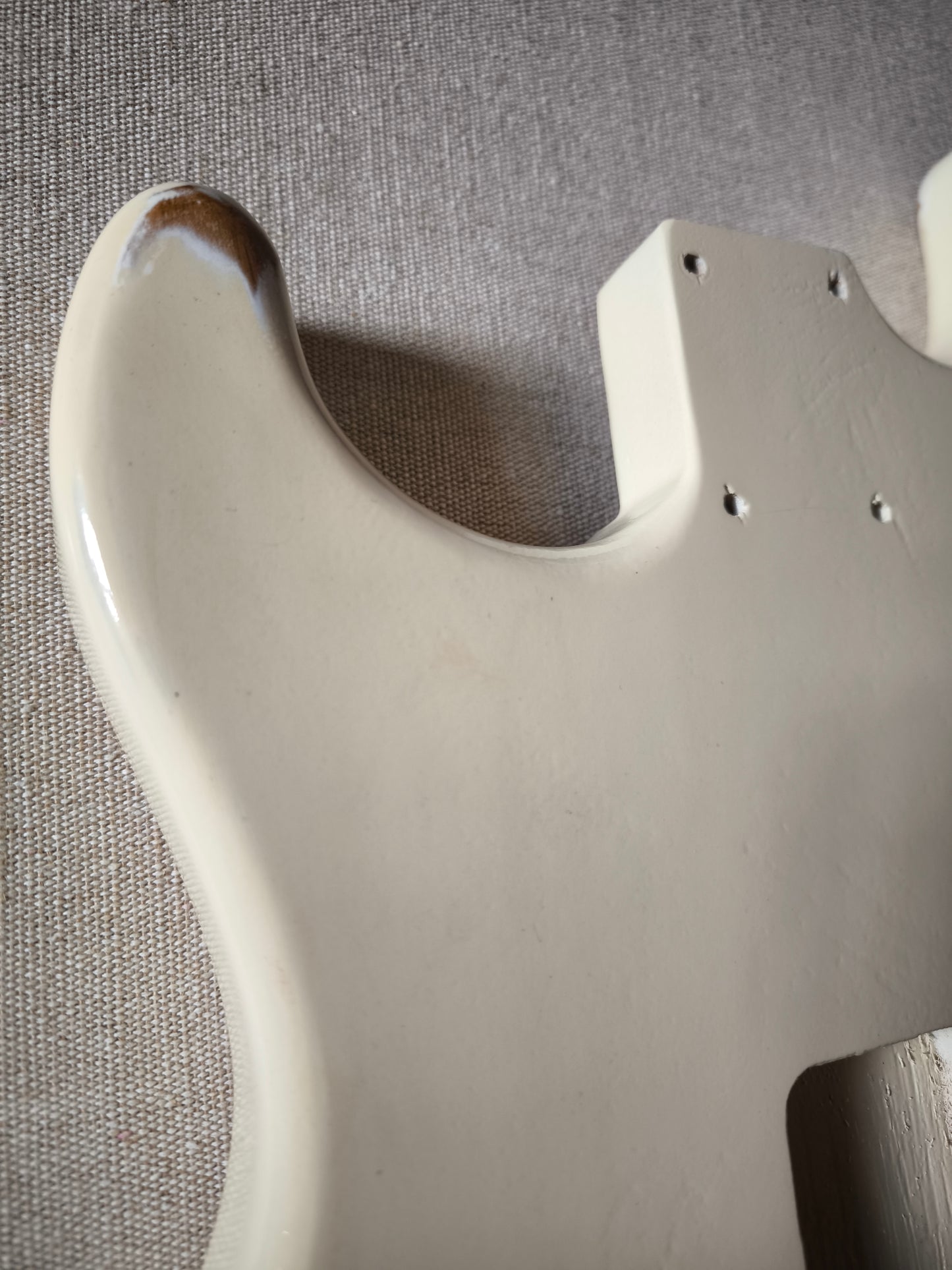 Cuerpo Stratocaster® Body. Aged White. Aliso 2 piezas. Nitro Finish.