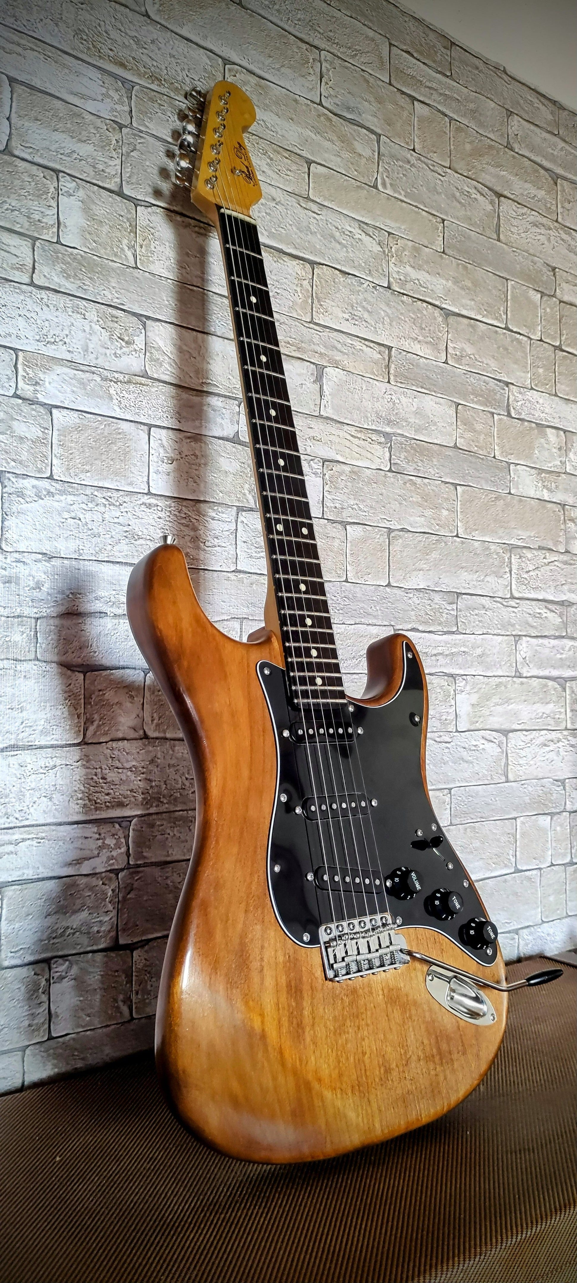 Stratocaster relic guitar 