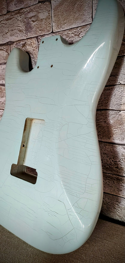 Bad Dog ST. NOS Stratocaster body. 1,9kg. Craquelado.